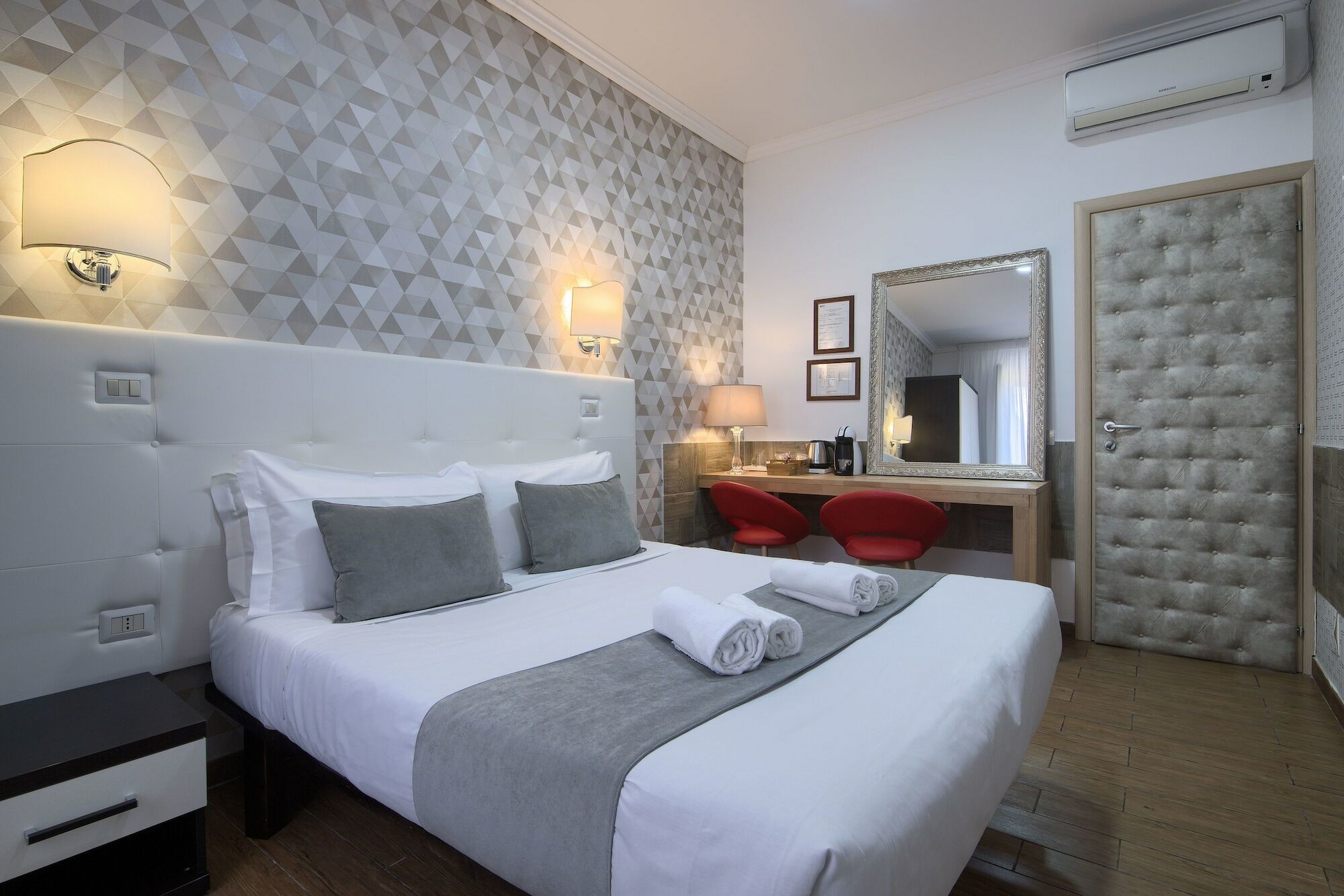 Domus Pietro Inn ローマ エクステリア 写真